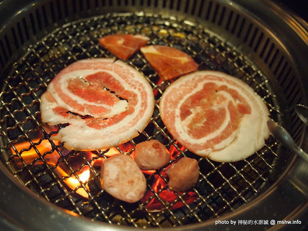 福岡燒肉:【食記】台中福岡燒肉@南屯龍富夜市 : 啤酒暢飲的平價火鍋燒肉吃到飽!