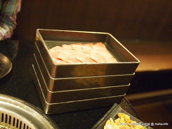 福岡燒肉:【食記】台中福岡燒肉@南屯龍富夜市 : 啤酒暢飲的平價火鍋燒肉吃到飽!