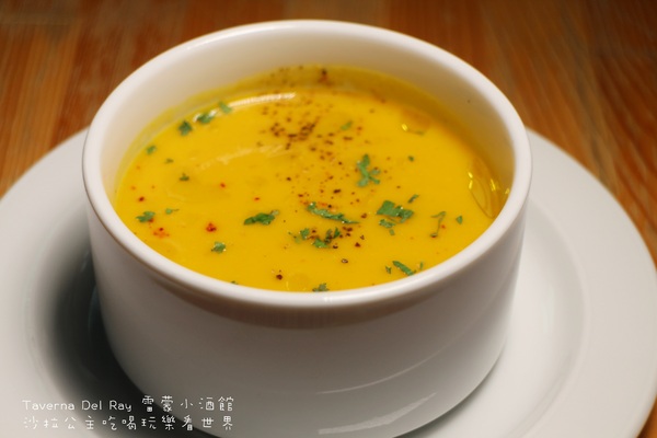 雷蒙小酒館Taverna Del Ray：內湖科技園區『雷蒙小酒館Taverna Del Ray』陽光村菠啾花園旁