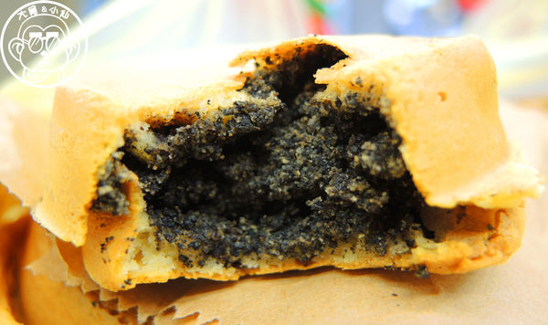 林阿姨紅豆餅：呷飽祙【台北萬華･林阿姨紅豆餅】隱藏版巷弄車輪餅