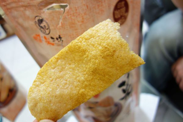 蝦米工坊:工廠自產自銷 蝦米工坊 安平蝦餅~台南伴手禮 台南美食 文創設計 體面大方