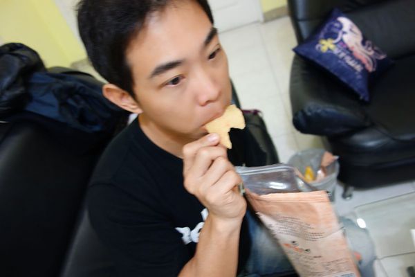 蝦米工坊:工廠自產自銷 蝦米工坊 安平蝦餅~台南伴手禮 台南美食 文創設計 體面大方