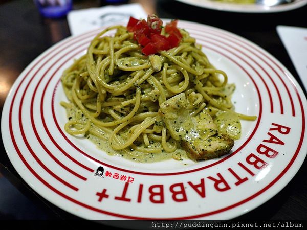 P1460284青醬雞肉義大利麵.JPG