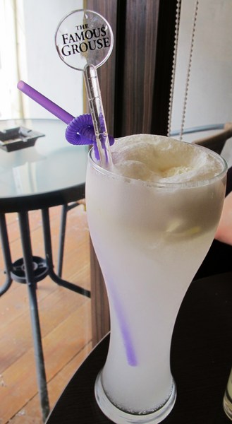 Brick磚塊：（台南。中西區美食）再訪『Brick磚塊』brunch & lounge bar。台南正興街。在酒吧吃早午餐。馬修嚴選優格。