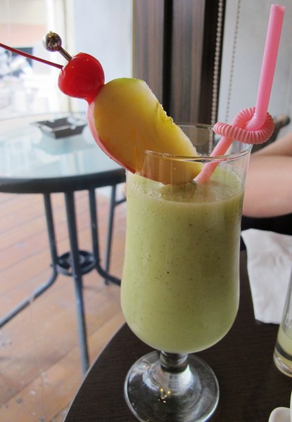 Brick磚塊：（台南。中西區美食）再訪『Brick磚塊』brunch & lounge bar。台南正興街。在酒吧吃早午餐。馬修嚴選優格。