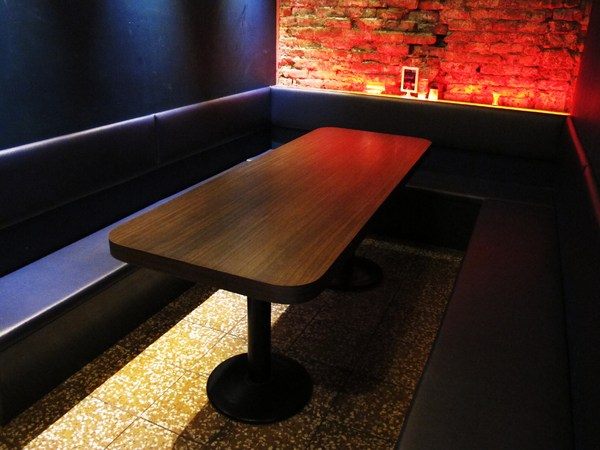 Brick磚塊：（台南。中西區美食）再訪『Brick磚塊』brunch & lounge bar。台南正興街。在酒吧吃早午餐。馬修嚴選優格。