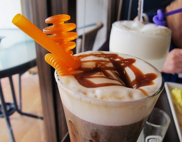 Brick磚塊：（台南。中西區美食）再訪『Brick磚塊』brunch & lounge bar。台南正興街。在酒吧吃早午餐。馬修嚴選優格。