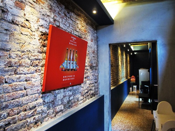 Brick磚塊：（台南。中西區美食）再訪『Brick磚塊』brunch & lounge bar。台南正興街。在酒吧吃早午餐。馬修嚴選優格。