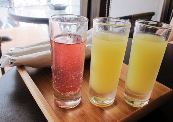 Brick磚塊：（台南。中西區美食）再訪『Brick磚塊』brunch & lounge bar。台南正興街。在酒吧吃早午餐。馬修嚴選優格。