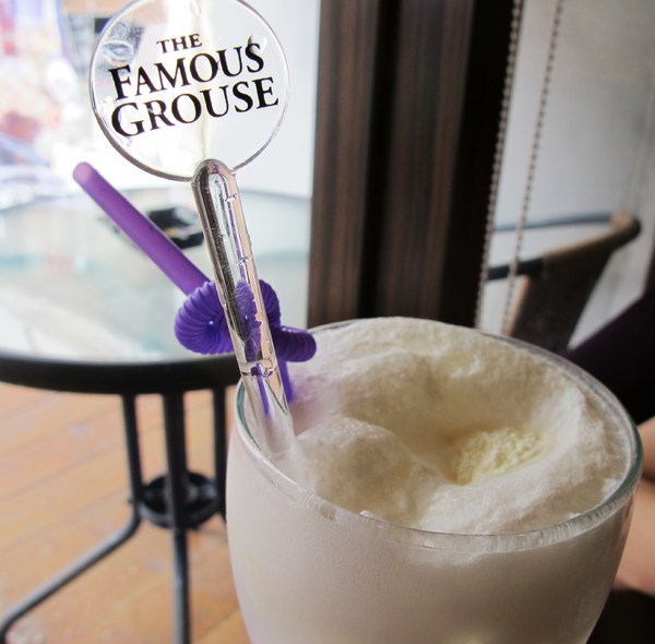 Brick磚塊：（台南。中西區美食）再訪『Brick磚塊』brunch & lounge bar。台南正興街。在酒吧吃早午餐。馬修嚴選優格。