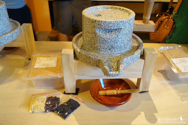 高雄左營_馬玉山紅頂穀創