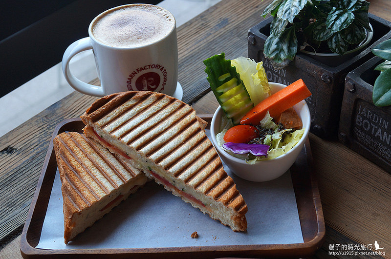 高雄左營_馬玉山紅頂穀創