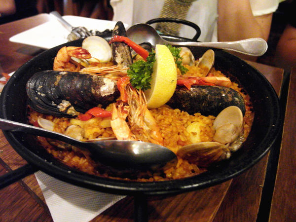 PS TAPAS 西班牙餐酒館:【忠孝敦化】PS TAPAS西班牙餐酒館。迷人的西班牙蒜味蝦