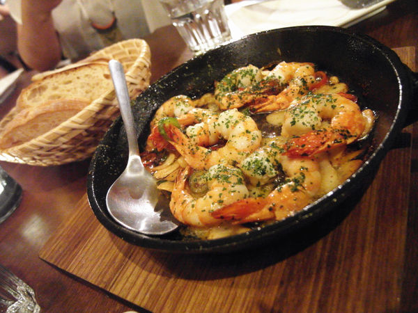 PS TAPAS 西班牙餐酒館:【忠孝敦化】PS TAPAS西班牙餐酒館。迷人的西班牙蒜味蝦