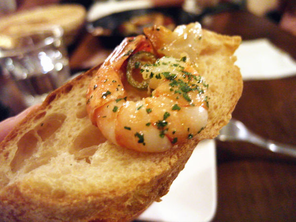PS TAPAS 西班牙餐酒館:【忠孝敦化】PS TAPAS西班牙餐酒館。迷人的西班牙蒜味蝦