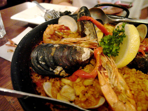 PS TAPAS 西班牙餐酒館:【忠孝敦化】PS TAPAS西班牙餐酒館。迷人的西班牙蒜味蝦