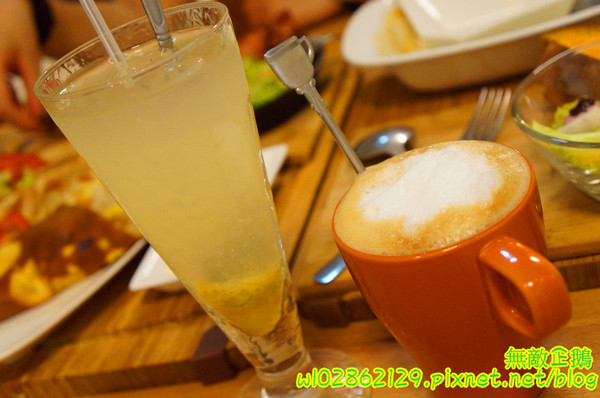 Relax.brunch 輕鬆點早午餐：【台南-東區】鐵鍋煎餅x青醬蛋包飯...超萌雪人聖代登場!!《Relax.brunch 輕鬆點早午餐》