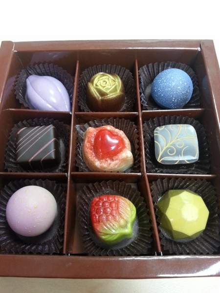 Nina  妮娜巧克力工坊：【伴手禮】超萌龍貓馬卡龍禮盒在Nina妮娜巧克力工坊