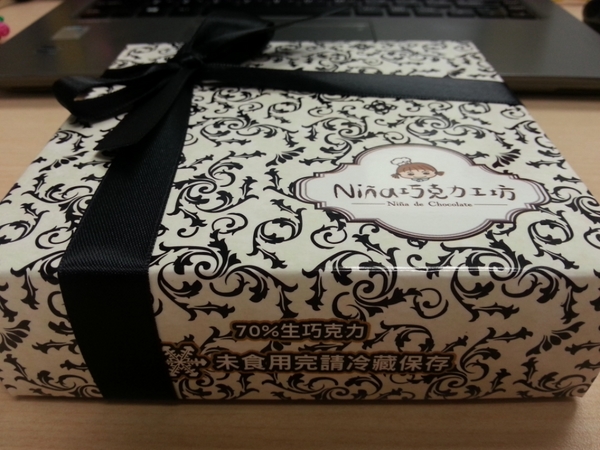 Nina  妮娜巧克力工坊：【伴手禮】超萌龍貓馬卡龍禮盒在Nina妮娜巧克力工坊