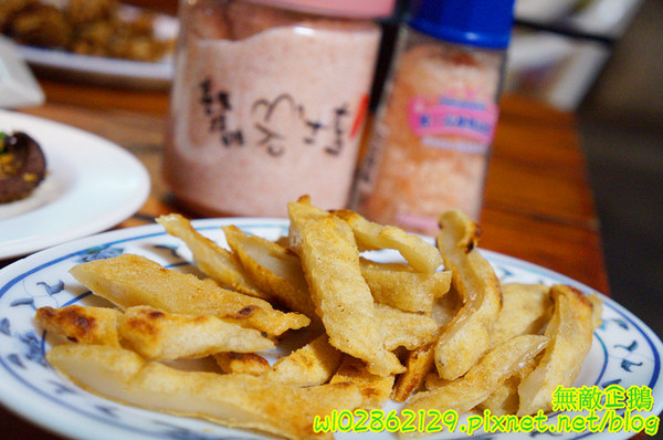 騷烤家(前鋒總店)：【台南-東區】燒烤x鍋物x小酌...堅持用木炭烤食材~《騷烤家》