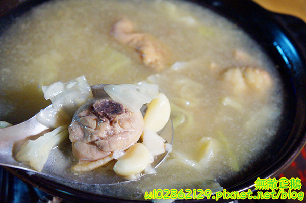 騷烤家(前鋒總店)：【台南-東區】燒烤x鍋物x小酌...堅持用木炭烤食材~《騷烤家》