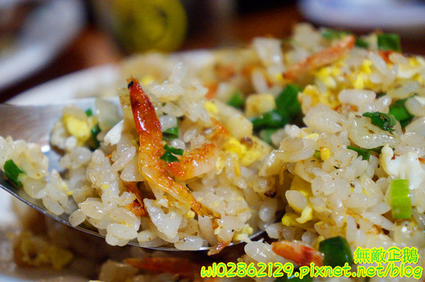 騷烤家(前鋒總店)：【台南-東區】燒烤x鍋物x小酌...堅持用木炭烤食材~《騷烤家》