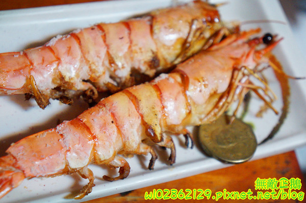 騷烤家(前鋒總店)：【台南-東區】燒烤x鍋物x小酌...堅持用木炭烤食材~《騷烤家》