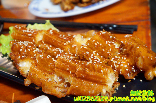 騷烤家(前鋒總店)：【台南-東區】燒烤x鍋物x小酌...堅持用木炭烤食材~《騷烤家》