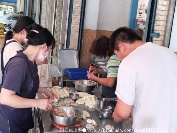 豐滿早餐店:【美食特搜。屏東市】豐滿早餐店。屏東人熟知的中正路生煎包 在地超夯排隊早餐