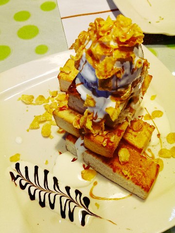 漁人咖啡簡餐:《淡水》漁人咖啡廳│創意金字塔南洋風味炒飯~平價觀海咖啡廳@淡水站