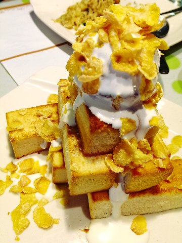 漁人咖啡簡餐:《淡水》漁人咖啡廳│創意金字塔南洋風味炒飯~平價觀海咖啡廳@淡水站