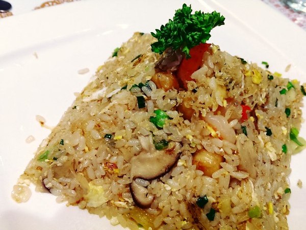 漁人咖啡簡餐:《淡水》漁人咖啡廳│創意金字塔南洋風味炒飯~平價觀海咖啡廳@淡水站