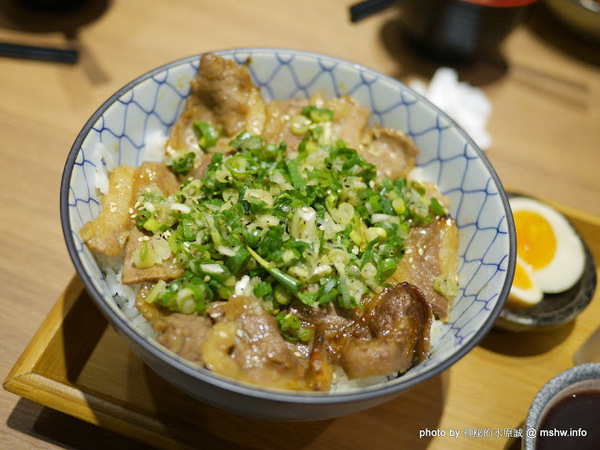 開丼 燒肉vs丼飯(大墩店)：【食記】台中いただきます~ 開丼-地表最強燒肉丼＠西屯捷運BRT頂何厝 : 獨家重口味!燒肉,丼飯與雞蛋的絕妙組合