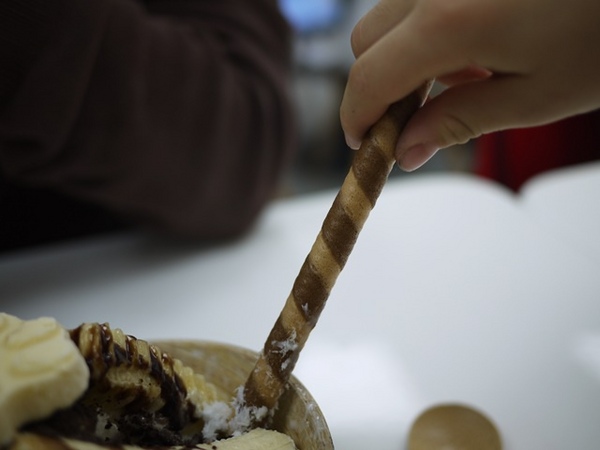 彩虹猫冰屋：食。北市捷運松山站。Boss當家的彩虹猫 炸物、鬆餅、冰品 烏龍麵通通有!!