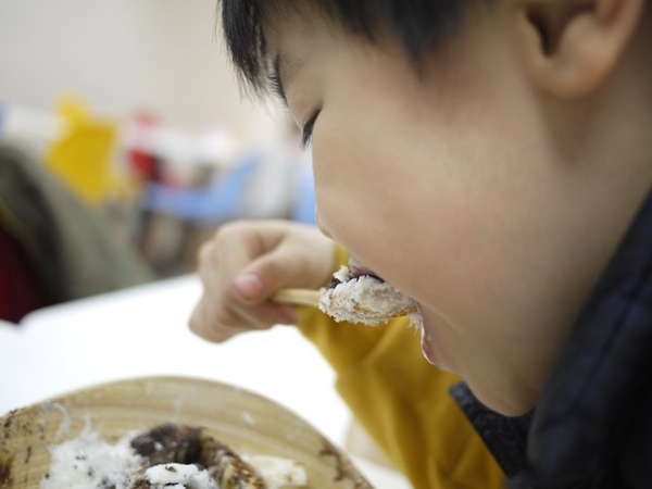 彩虹猫冰屋：食。北市捷運松山站。Boss當家的彩虹猫 炸物、鬆餅、冰品 烏龍麵通通有!!