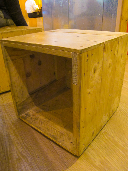 燒肉丼販：(胖樺食記)台北公館燒肉丼販。日式販賣機購買餐券再領食物。有趣道地餐點表現佳。