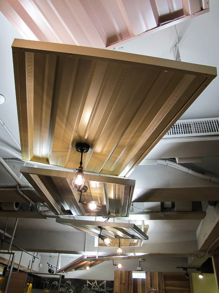 燒肉丼販：(胖樺食記)台北公館燒肉丼販。日式販賣機購買餐券再領食物。有趣道地餐點表現佳。