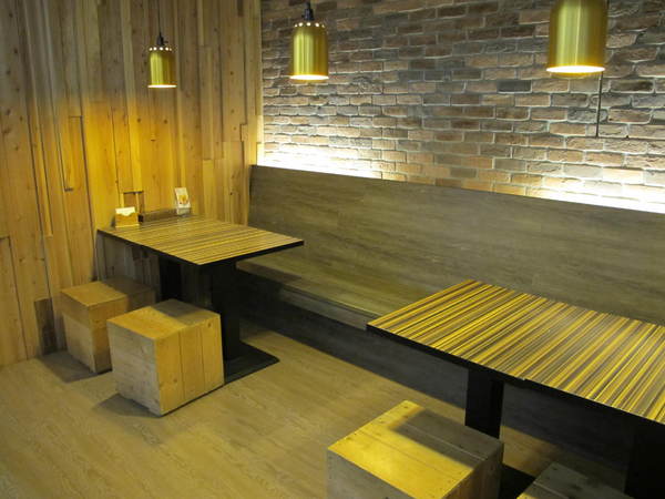 燒肉丼販：(胖樺食記)台北公館燒肉丼販。日式販賣機購買餐券再領食物。有趣道地餐點表現佳。