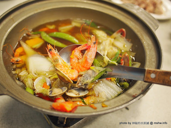 閤家活海鮮：【食記】台中閤家平價活海鮮.活鵝肉城@南屯 : 現撈的比較威？菜色多元的海鮮合菜!