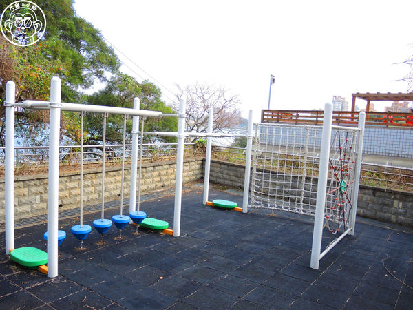 米倉國小：作伙來企投【新北八里･米倉國小】樹屋溜滑梯太好玩啦