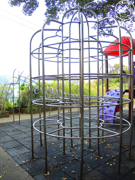 米倉國小：作伙來企投【新北八里･米倉國小】樹屋溜滑梯太好玩啦