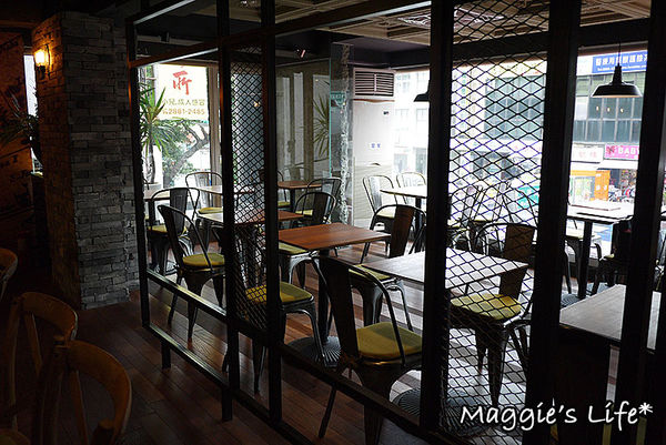 Double H 有沒有咖啡(壹號店):◆台北美食。捷運士林站【有沒有咖啡Double H 壹號店】士林義大利麵。燉飯。蜜糖吐司。鬆餅