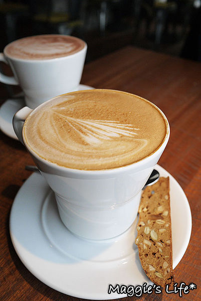 Double H 有沒有咖啡(壹號店):◆台北美食。捷運士林站【有沒有咖啡Double H 壹號店】士林義大利麵。燉飯。蜜糖吐司。鬆餅