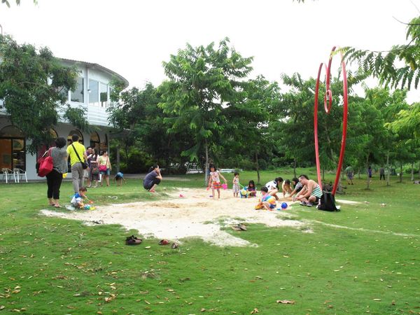 菓風巧克力工坊：【雲林】菓風巧克力工房，踏青／親子玩耍／買點心。有好多巧克力和糖果在這裡！