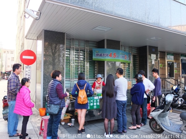 阿婆綜合 彈珠汽水:【高雄鹽埕區】阿婆彈珠汽水綜合茶。混搭風絕妙新滋味 阿婆自創特調汽水茶飲