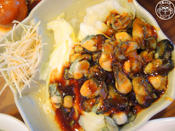 壹等品『霸王豬腳』:呷飽祙【桃園中壢・壹等品霸王豬腳】日賣千份的古早味豬腳