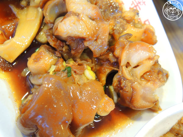 壹等品『霸王豬腳』:呷飽祙【桃園中壢・壹等品霸王豬腳】日賣千份的古早味豬腳