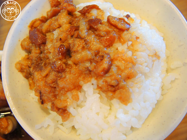 壹等品『霸王豬腳』:呷飽祙【桃園中壢・壹等品霸王豬腳】日賣千份的古早味豬腳