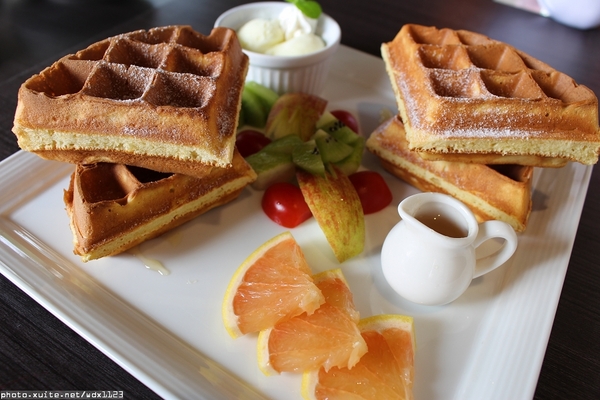 Meet Road麋路咖啡輕食坊：Meetroad麋路咖啡輕食坊✪讓人遠離塵囂+放鬆悠閒的好去處~104.03.03