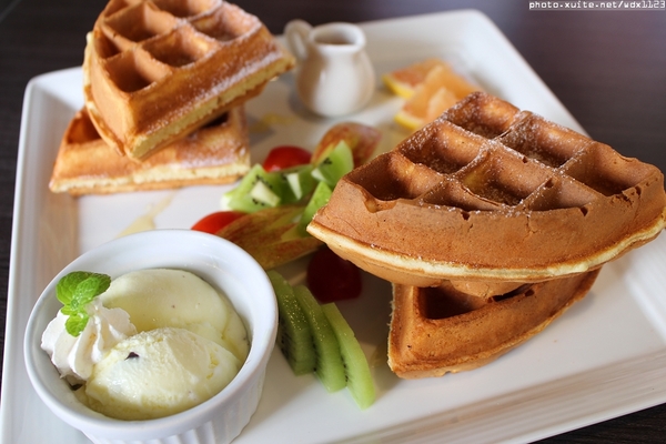 Meet Road麋路咖啡輕食坊：Meetroad麋路咖啡輕食坊✪讓人遠離塵囂+放鬆悠閒的好去處~104.03.03